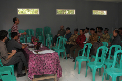 We meet with farmers to explain how reforestation helps them and slow lorises, and to set expectations. The more that sign up, the more help slow lorises have