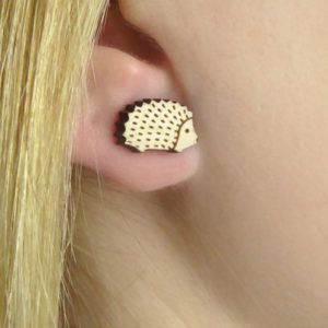 hedgehog-earrings-layla-amber-wearing-ptes